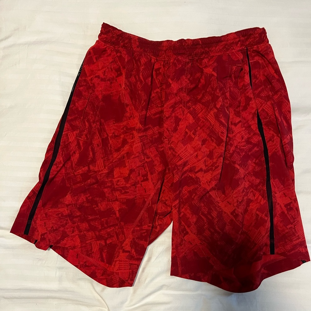 Men’s Lululemon athletic shorts